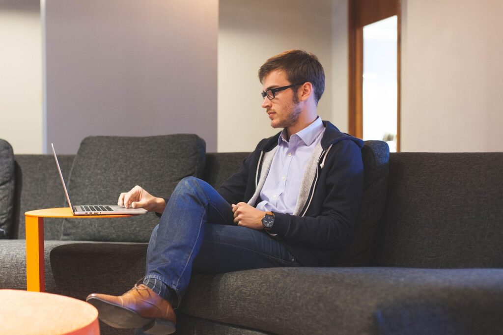 人間ドックを受ける際の会社の補助制度はどのようになっていますか？
