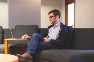 人間ドックを受ける際の会社の補助制度はどのようになっていますか？