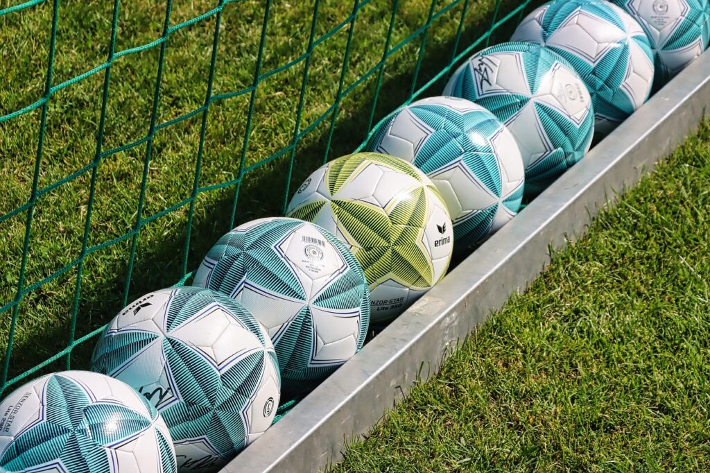 サッカーでACL断裂を予防するためのデセルドリルとは？