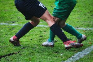 サッカーでACL断裂を予防するための膝のねじれを防ぐ走り方は？