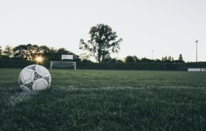 サッカーのACL断裂を予防する試合当日のルーティンとは？