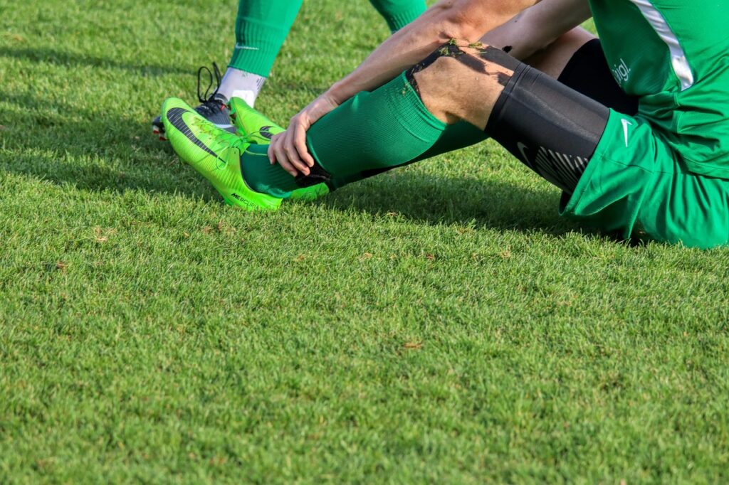 サッカーでのACL断裂を予防するために怪我保険には入るべき？